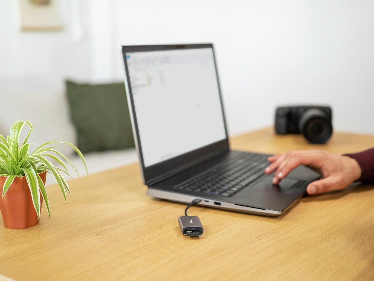 TRUST DALYX FAST USB-C CARDREADER