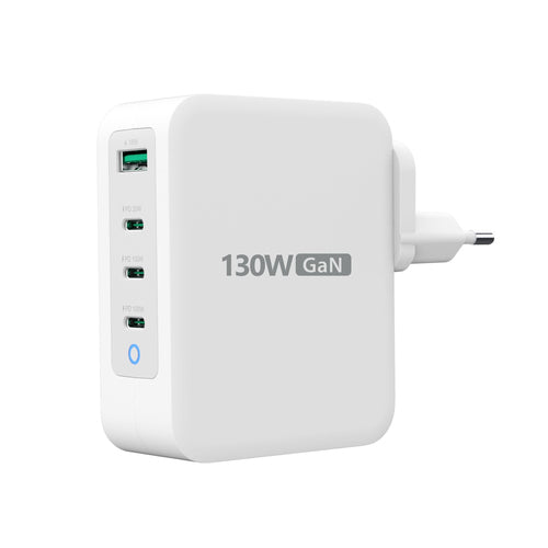 j5create 130 W GaN-oplader – 4 porte – EU – oplader skråt forfra