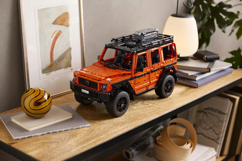 LEGO Technic 42177 Mercedes-Benz G 500 – model på reol