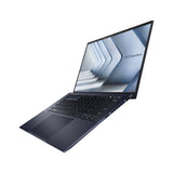 ASUS ExpertBook B9 OLED B9403CVAR-PP1735X – set skråt forfra (vinkel 4); tastaturlayout illustrativt