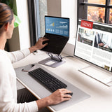 j5create – justerbart laptopstativ med 4K USB-C-dock – Arbejdsplads som eksempel