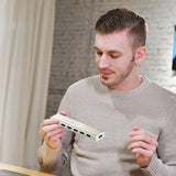j5create JCH377 – USB-C-hub med 7 USB-A-porte – EU/UK – Hub holdt i hånden