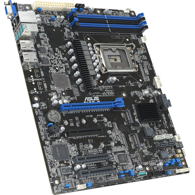 ASUS P13R-E – bundkort set ovenfra
