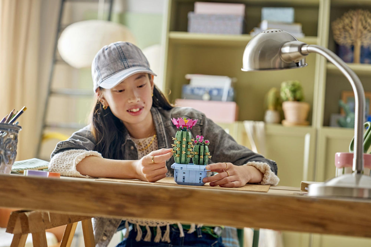 LEGO - Botanicals - Flowering Cactus (11509) LEGO