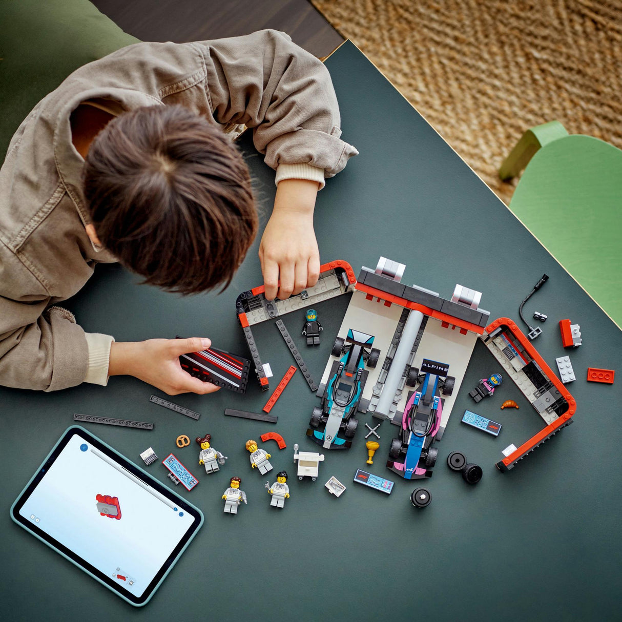 LEGO 60444 City F1 Garage with Mercedes-AMG & Alpine Racing Cars LEGO