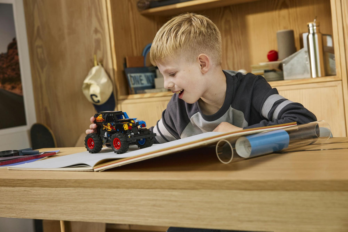 LEGO - Technic - Monster Jam™ Grave Digger™ Fire and Ice (42219) LEGO