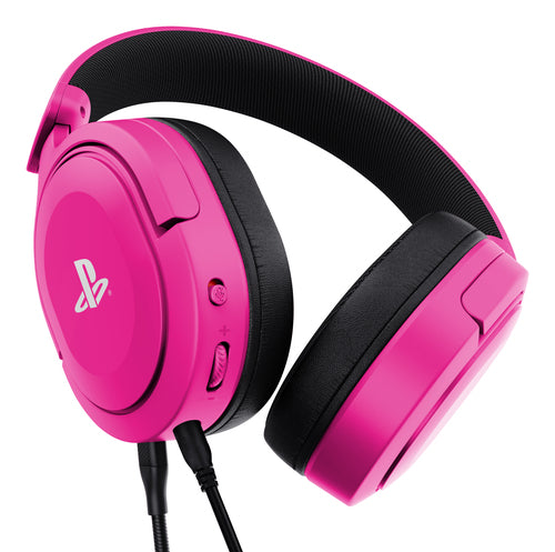 Trust GXT 498P Forta – lyserødt gamingheadset til PS5 og PS4 – ørepude i nærbillede