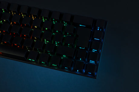 DELTACO GAMING DK440R Tastatur Mekanisk RGB Trådløs Kabling Tysk Deltaco