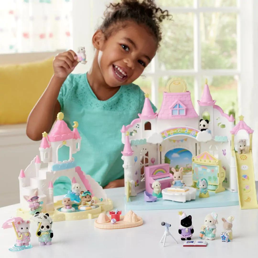 Sylvanian Families Pool Fun – tre børnehavefigurer med tilbehør – produktbillede 7