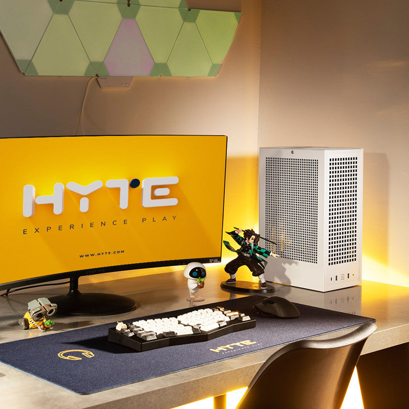 Hyte Revolt 3 Mini ITX - White HYTE
